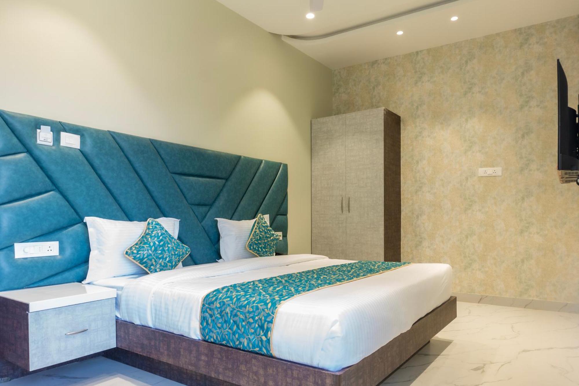 The Kamoda Resort Ambikapur Buitenkant foto